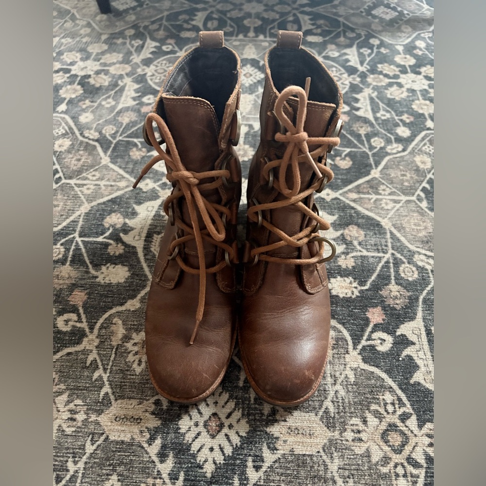 Sorel Cate Boots in Brown Leather 8.5